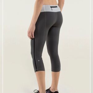 Lululemon Grey Race With Grace Capri Leggings Size 6